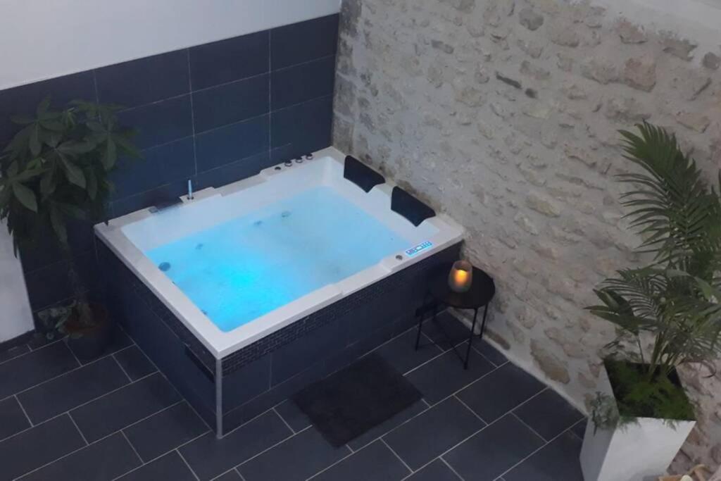 Maison Privative, Cocooning, Zen , Avec Jacuzzi Mont-Notre-Dame Exterior photo
